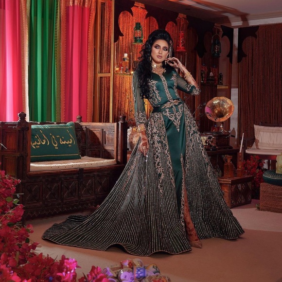 UAE Henna Dress - Picture 4 of 6